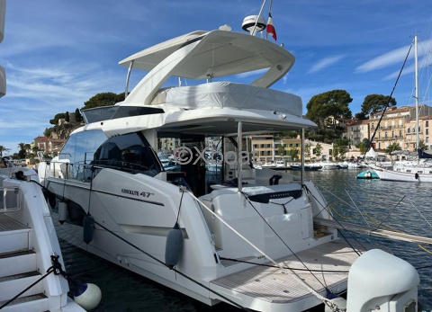 Bateau à Moteurs d'occasion ABSOLUTE 47 FLY