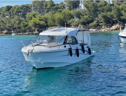 Bateau à Moteurs d'occasion ANTARES 8 OB