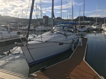 OCEANIS 370