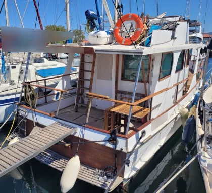 Bateau à Moteurs d'occasion GRAND BANKS 32