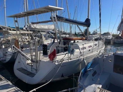 DUFOUR 325 GRAND LARGE