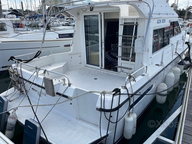 Bateau à Moteurs d'occasion ACM 1055 FLY