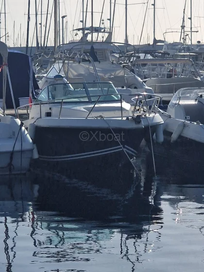 Bateau à Moteurs d'occasion WHITE SHARK 237