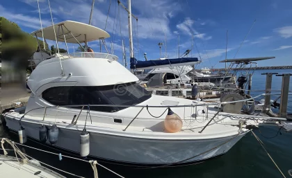 Bateau à Moteurs d'occasion RIVIERA 33