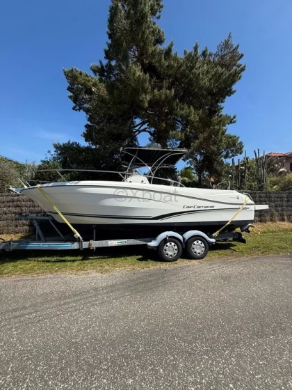Bateau à Moteurs d'occasion CAP CAMARAT 7.5 CC