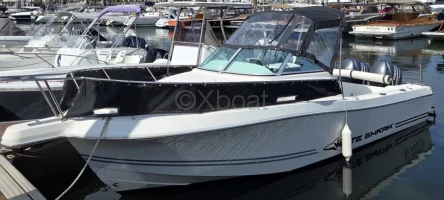 Bateau à Moteurs d'occasion WHITE SHARK 236 