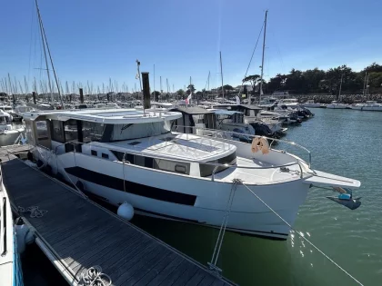 Bateau à Moteurs d'occasion DELPHIA 12 SEDAN