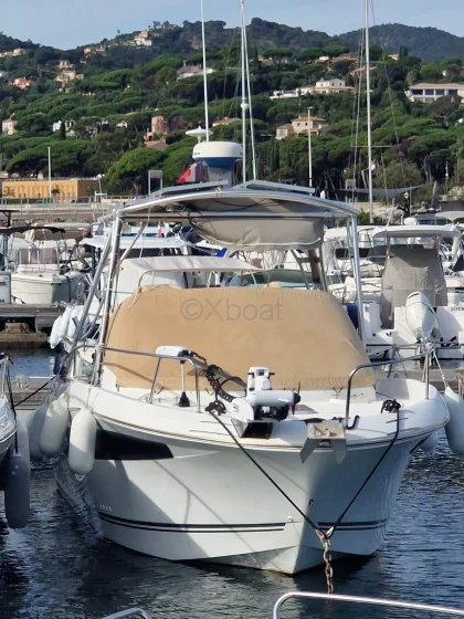 Bateau à Moteurs d'occasion CAP CAMARAT 8.5 WA