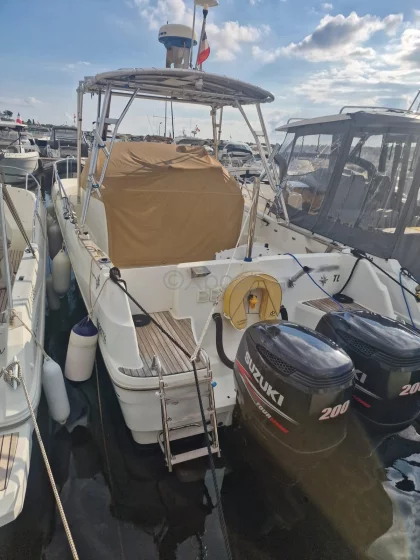 Bateau à Moteurs d'occasion CAP CAMARAT 8.5 WA