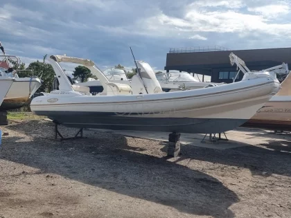 Bateau à Moteurs d'occasion Prince 23